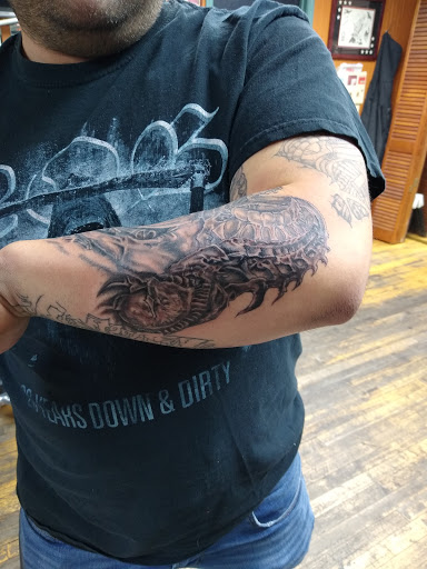 Tattoo Shop «Extreme Graphix II», reviews and photos, 1631 Dewey Ave # 1, Rochester, NY 14615, USA