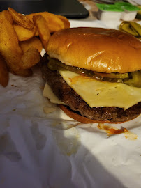Cheeseburger du Restauration rapide McDonald's Espace 3000 à Hyères - n°6