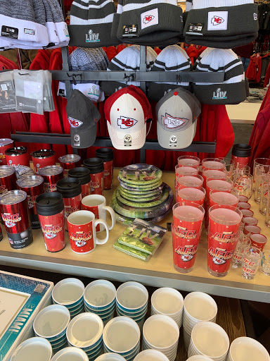 Sportswear Store «Kansas Sampler/Rally House Mission», reviews and photos, 6858 Johnson Dr, Mission, KS 66202, USA