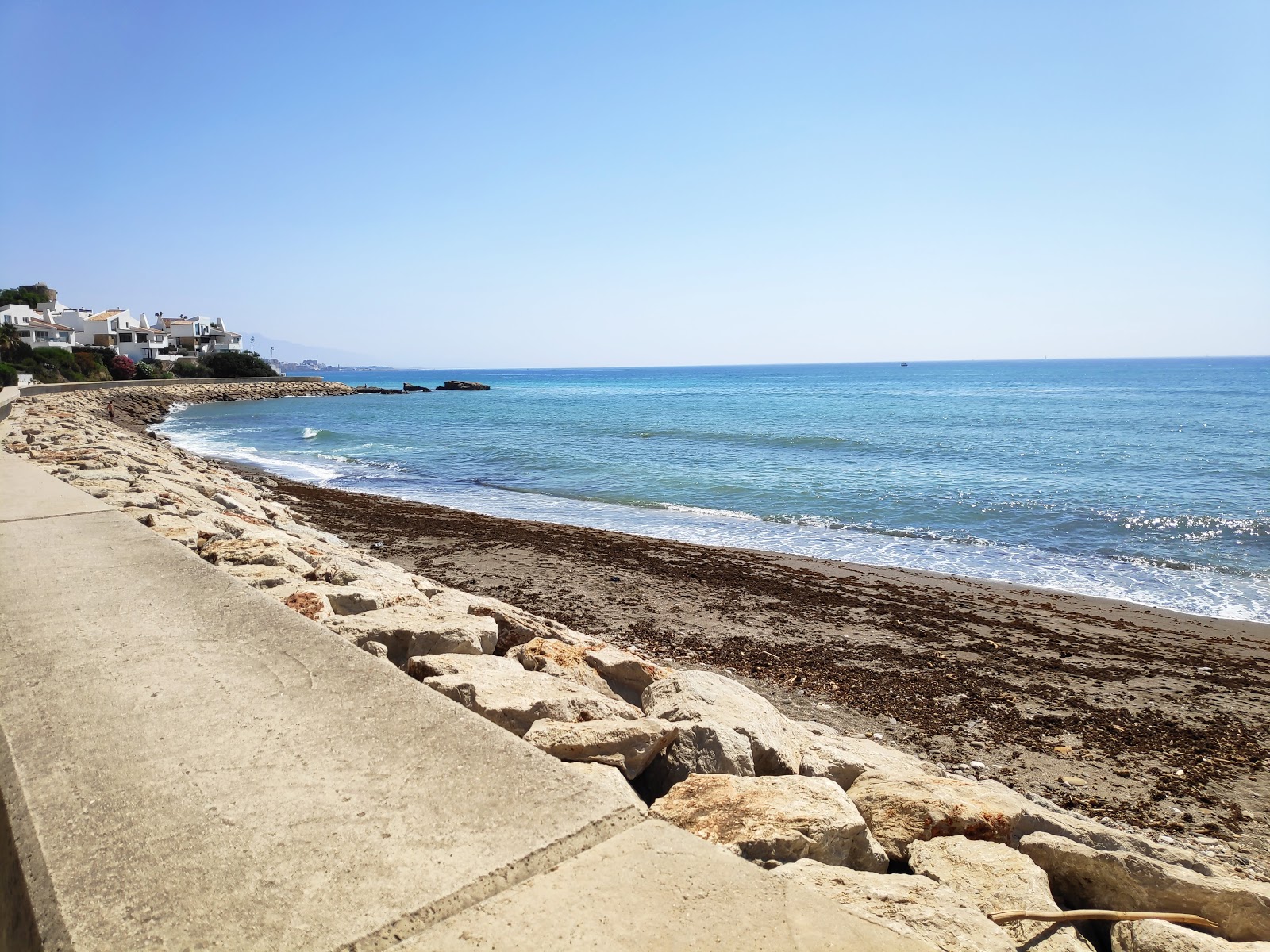 Foto von Playa Bahia Dorada mit gerader strand