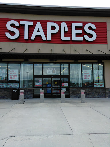 Office Supply Store «Staples», reviews and photos, 1915 E Victory Dr E, Savannah, GA 31404, USA
