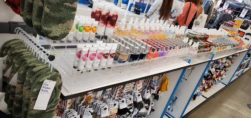 Clothing Store «Old Navy», reviews and photos, 6867 Hwy 6 N, Houston, TX 77084, USA