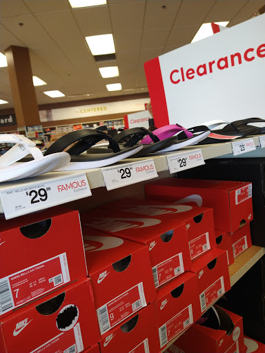 Shoe Store «Famous Footwear», reviews and photos, 1816 Hilliard Rome Rd, Hilliard, OH 43026, USA