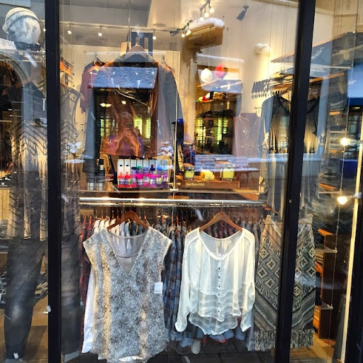 Clothing Store «Arriesgado Clothing Company Vail», reviews and photos, 675 Lionshead Pl #114, Vail, CO 81657, USA