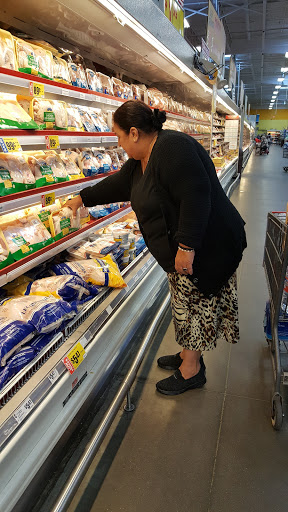 Grocery Store «H-E-B Grocery», reviews and photos, 3590 College St, Beaumont, TX 77701, USA