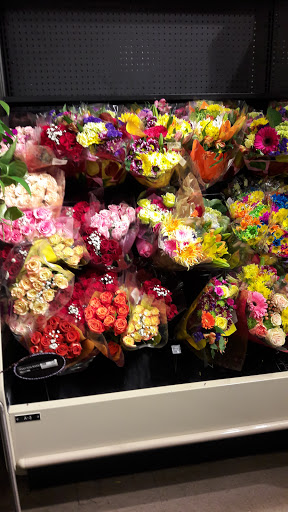 Grocery Store «Food Lion», reviews and photos, 980 Kildaire Farm Rd, Cary, NC 27511, USA