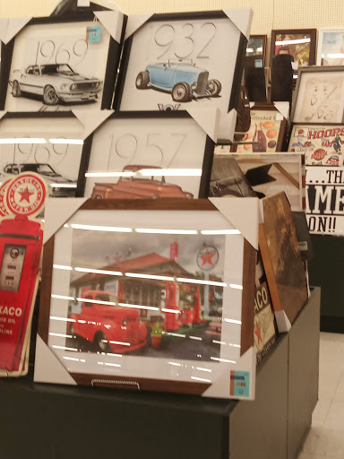 Craft Store «Hobby Lobby», reviews and photos, 840 E Rollins Rd, Round Lake Beach, IL 60073, USA