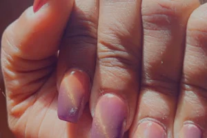 Top Nails image