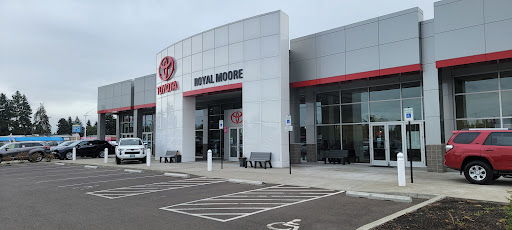 Toyota Dealer «Royal Moore Toyota», reviews and photos, 1415 SE River Rd, Hillsboro, OR 97123, USA