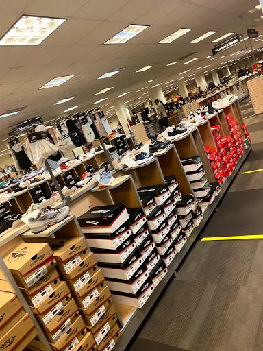 Shoe Store «DSW Designer Shoe Warehouse», reviews and photos, 8801 Queens Blvd, Elmhurst, NY 11373, USA