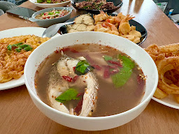 ร้านผัดไปก่อน