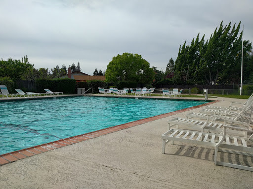 Hacienda Gardens Swim Club