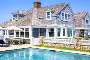 Martha's Vineyard Vacation Rentals & Real Estate image