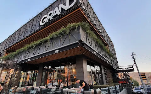 Grand Cafe & Restaurant مطعم و كافي گراند image
