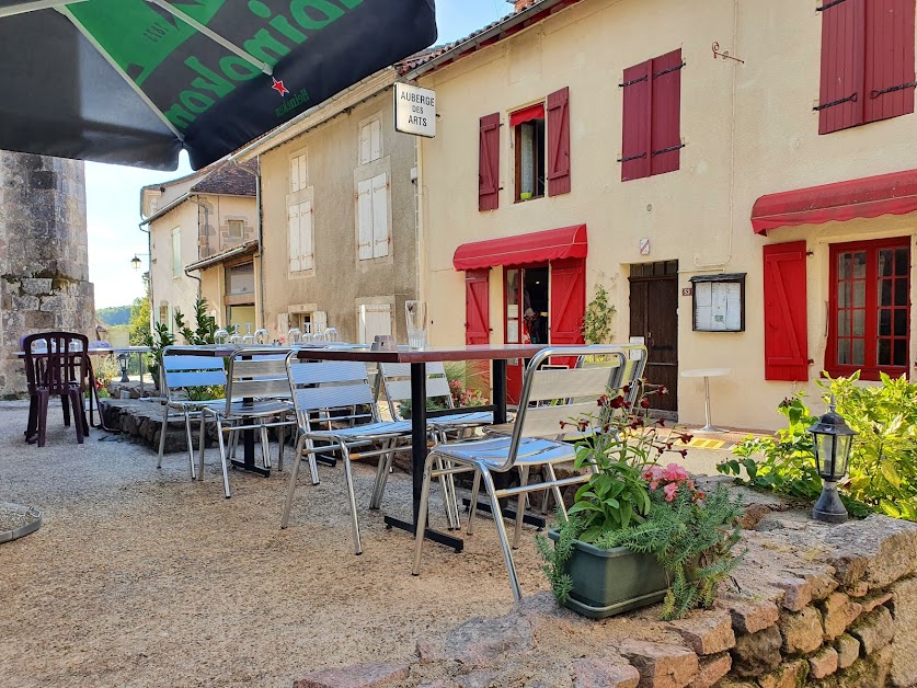 auberge des arts à Bussière-Badil