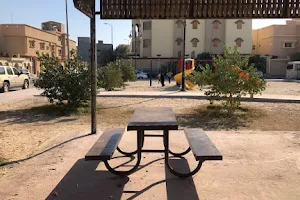 حديقة حي الحسين image