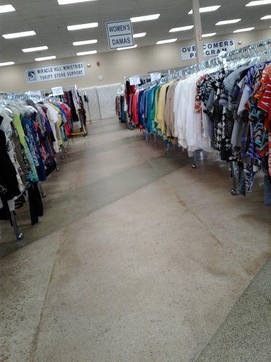 Thrift Store «Miracle Hill Thrift Store», reviews and photos, 206 New Neely Ferry Rd, Mauldin, SC 29662, USA