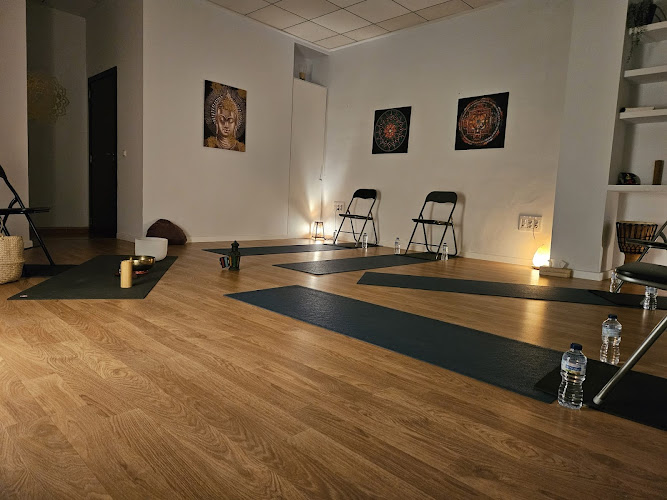 OM SHANTI "La casa del Yoga"
