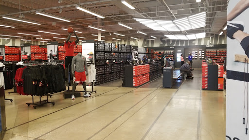 Sporting Goods Store «Nike Factory Store», reviews and photos, 8510 S Cottage Grove Ave, Chicago, IL 60619, USA