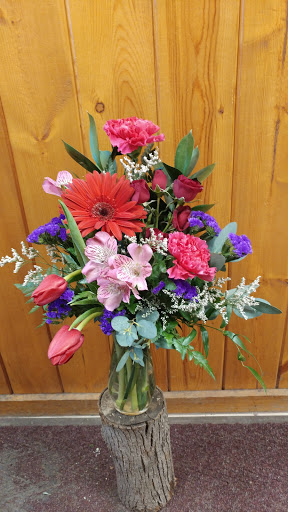 Florist «Chris-Dian Florist», reviews and photos, 279 Broadway, Newburgh, NY 12550, USA