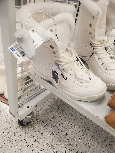 Clothing Store «Ross Dress for Less», reviews and photos, 10931 W Broad St, Glen Allen, VA 23060, USA