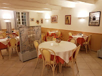 Atmosphère du Hôtel Restaurant Le Provence Brignoles - n°9