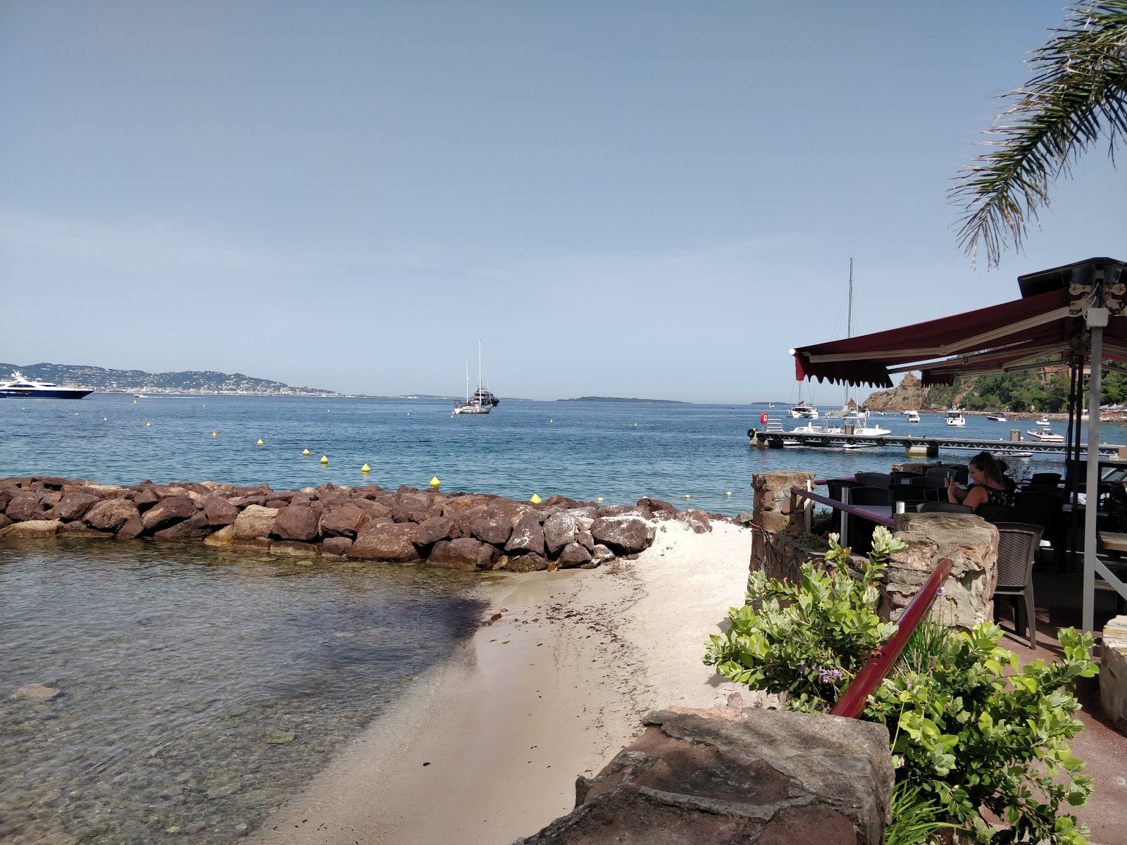 Plage du Vallon de l'Autel'in fotoğrafı - Çocuklu aile gezginleri için önerilir