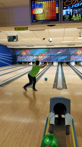 Bowling Alley «Brunswick Zone Playmor Bowl», reviews and photos, 5840 Buttermilk Hollow Rd, Pittsburgh, PA 15207, USA