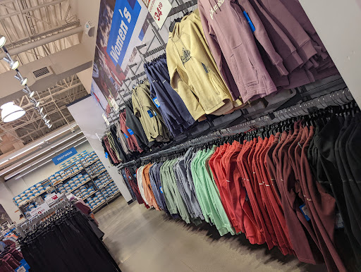 Sportswear Store «Columbia Sportswear Outlet Store - Premium Outlets», reviews and photos, 4976 Premium Outlets Way, Chandler, AZ 85226, USA