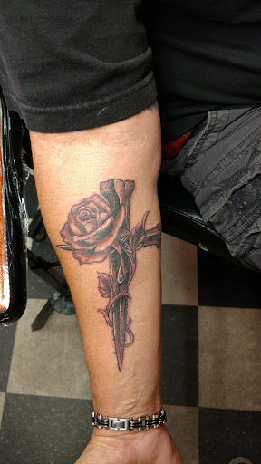 Tattoo Shop «Artistic Tattoo», reviews and photos, 664 W Camelback Rd, Phoenix, AZ 85013, USA