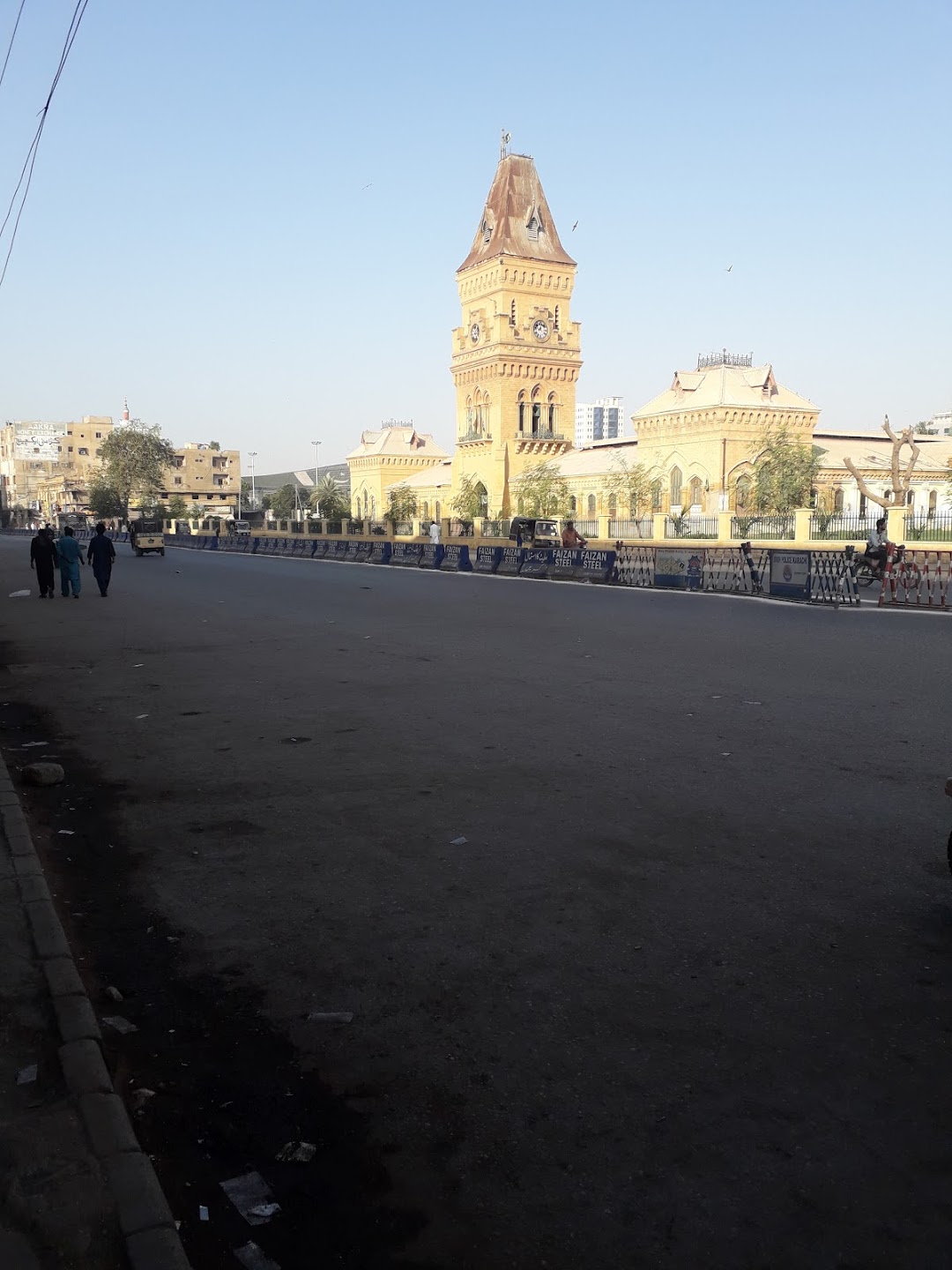 Metro Saddar Bus Stop