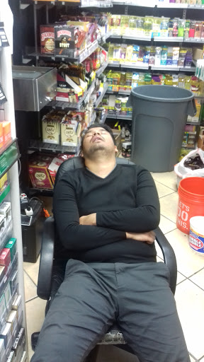 Tobacco Shop «Discount Tobacco & Vapor Shop», reviews and photos, 4867 Marlboro Pike, Capitol Heights, MD 20743, USA