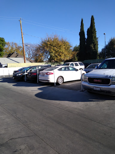 Grocery Store «Handy Market, Wine Store, Craft Beer Shop, Bottle Shop, Choice Meats», reviews and photos, 2514 W Magnolia Blvd, Burbank, CA 91505, USA