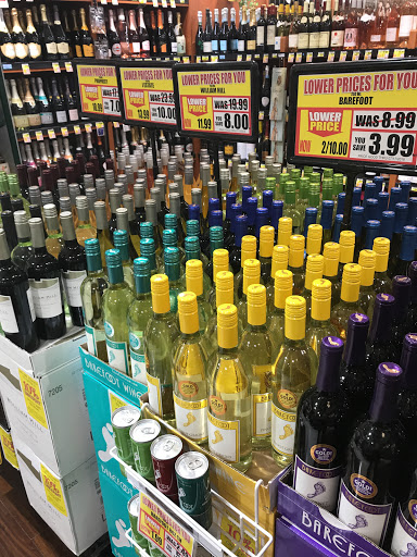 Grocery Store «Harris Teeter», reviews and photos, 2080 Kildaire Farm Rd, Cary, NC 27511, USA