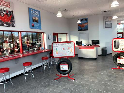 Tire Shop «Discount Tire Store - Farragut, TN», reviews and photos, 11201 Kingston Pike, Farragut, TN 37934, USA