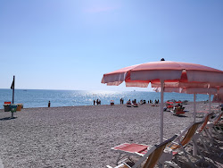 Foto von Spiaggia Sergio Piermanni und die siedlung