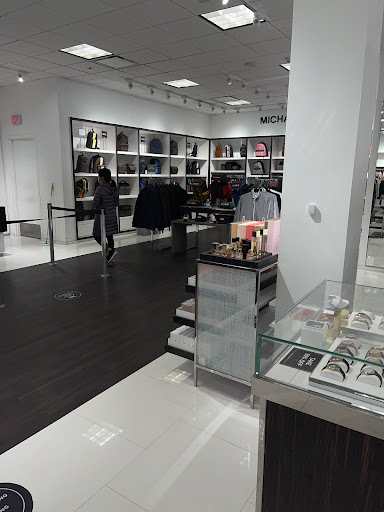 Fashion Accessories Store «Michael Kors», reviews and photos, 80 Premium Outlets Blvd Suite 323, Merrimack, NH 03054, USA