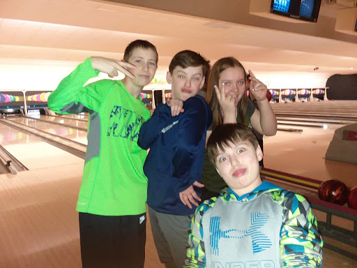 Bowling Alley «Flat Rock Lanes», reviews and photos, 14700 Telegraph Rd, South Rockwood, MI 48179, USA