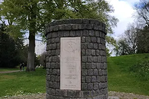 Falkirk 1298 Memorial Cairn image