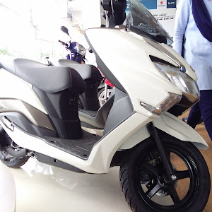 Express Suzuki photo