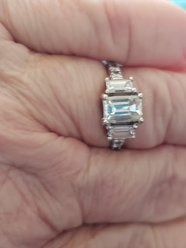 Jeweler «Watch & Jewelry Exchange of Tysons», reviews and photos, 8150 Leesburg Pike # A3, Vienna, VA 22182, USA