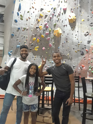Rock Climbing Gym «Vertical Rock Indoor Climbing Center», reviews and photos, 10225 Nokesville Rd, Manassas, VA 20110, USA