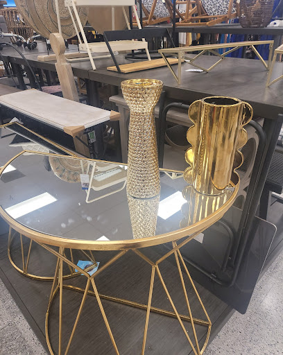 Clothing Store «Ross Dress for Less», reviews and photos, 7290 191st St, Tinley Park, IL 60477, USA