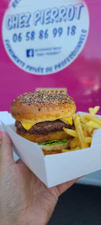 Plats et boissons du Restaurant de hamburgers Chez Pierrot Foodtruck Snacking & Traiteur à Bernis - n°2