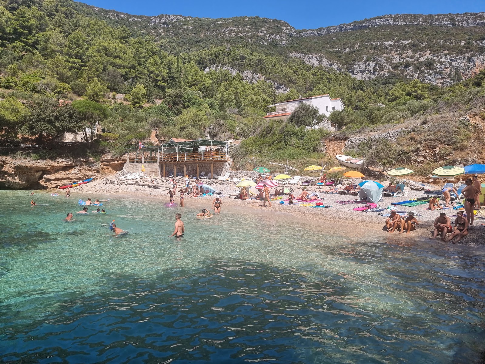Photo de Bacva Beach avec petite baie