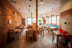 Byblos Mezza House Restauracja Libańska image