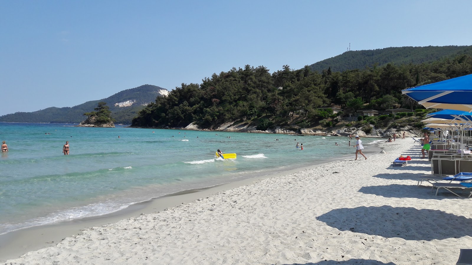 Makriamos beach'in fotoğrafı kısmen otel alanı
