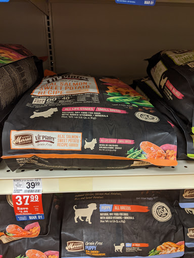 Pet Supply Store «PetSmart», reviews and photos, 131 Town Center Rd, King of Prussia, PA 19406, USA