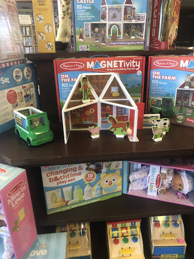 Used Book Store «Book-A-Holic Inc», reviews and photos, 924 S Oliver St, Wichita, KS 67218, USA