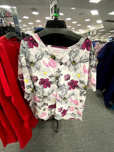 Uniform Store «Scrub Pro Uniforms & Gallo Clothing», reviews and photos, 78 Mountain Rd, Glen Burnie, MD 21060, USA